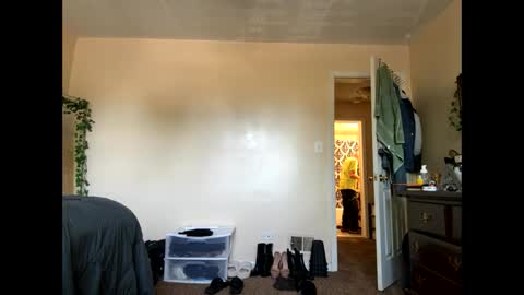 Snapshot of 000cloud9000 chatting on 10, 4, 2026 Cloud9 online show from 10, 4, 2026