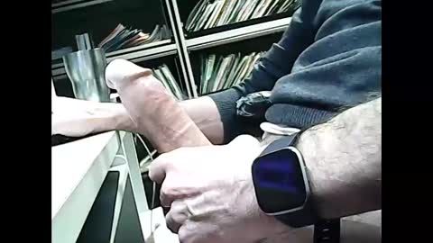 Snapshot of 01quebecboy69 chatting on 6, 1, 2025 01quebecboy69 online show from 6, 1, 2025