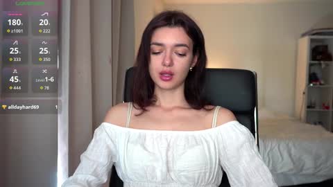 Olivia online show from 4, 11, 2025