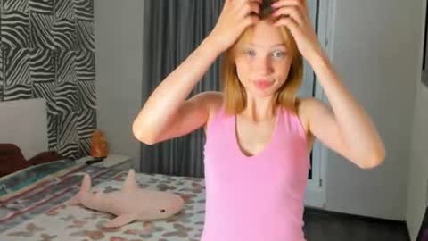 Snapshot of 18kira18 chatting on 20, 7, 2026 Kira online show from 20, 7, 2026