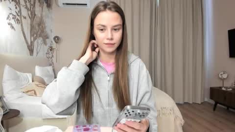 Snapshot of 1i1ypa1mer chatting on 4, 10, 2025 Lily 3 online show from 4, 10, 2025