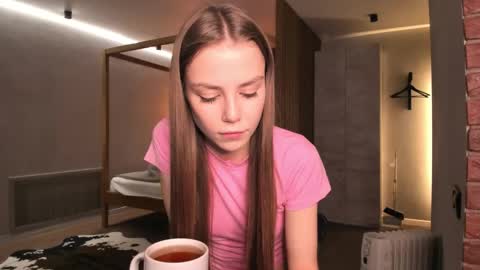 Lily 3 online show from 15, 11, 2025