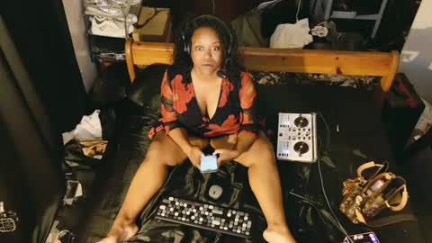 Snapshot of 1lookurhooked chatting on 19, 2, 2025 Lillycakes online show from 19, 2, 2025