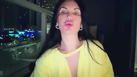 Onna online show from 8, 4, 2026