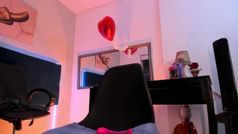               online show from 8, 3, 2025