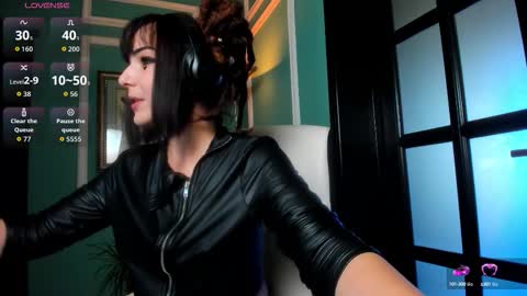 Moona  online show from 11, 10, 2025