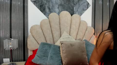 Snapshot of 1naughty_milf chatting on 13, 1, 2026 Luisa online show from 13, 1, 2026