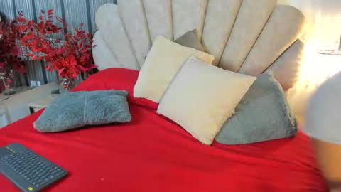 Snapshot of 1naughty_milf chatting on 19, 1, 2026 Luisa online show from 19, 1, 2026