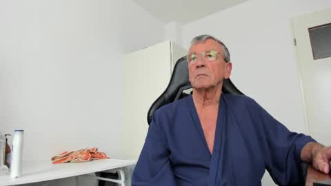 Snapshot of 200gentleman chatting on 3, 5, 2026 Henk online show from 3, 5, 2026