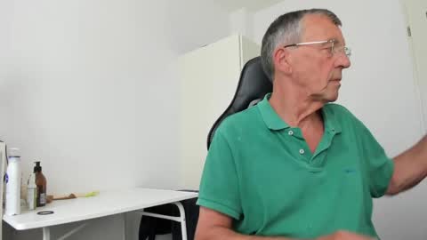 Snapshot of 200gentleman chatting on 3, 6, 2026 Henk online show from 3, 6, 2026