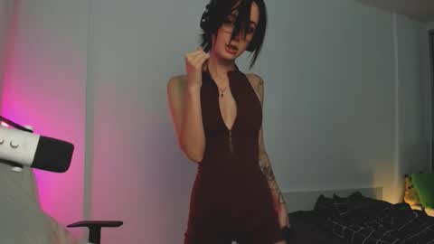 Snapshot of 2b_ chatting on 6, 11, 2025 Sasha weekend from 14 to 27 November online show from 6, 11, 2025