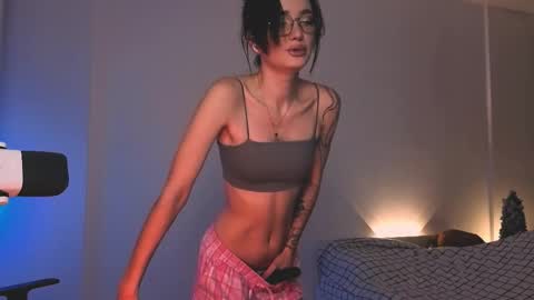 Snapshot of 2b_ chatting on 6, 1, 2026 Sasha weekend from 14 to 27 November online show from 6, 1, 2026