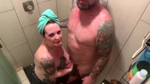 Snapshot of 2freakycouple24 chatting on 8, 10, 2025 Zak and Raegan online show from 8, 10, 2025