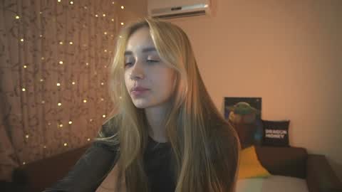 Elley  online show from 18, 12, 2024