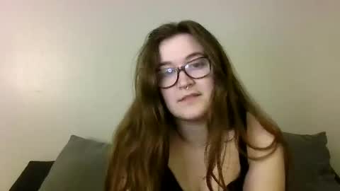 2girls1link online show from 3, 1, 2025