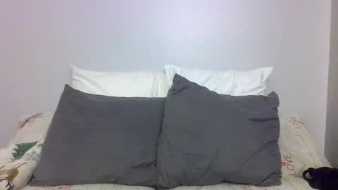 2girls1link online show from 13, 1, 2025