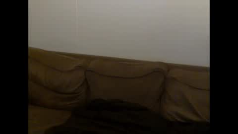 2small4you83 online show from 2, 12, 2025