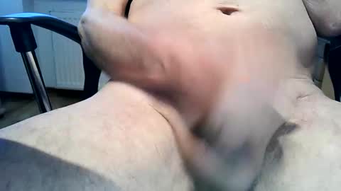 Snapshot of 35cam chatting on 17, 11, 2025 35cam online show from 17, 11, 2025