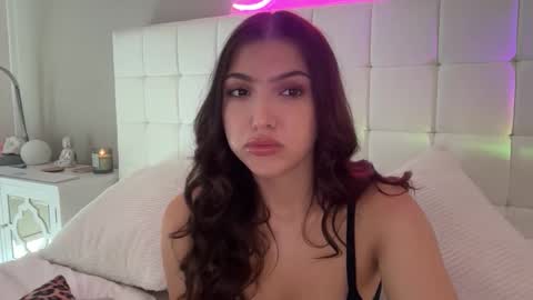 Snapshot of 3hole chatting on 11, 11, 2025 Venus Raee online show from 11, 11, 2025