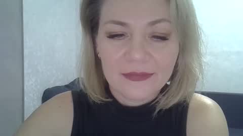 Snapshot of 3susie chatting on 12, 11, 2025 3susie online show from 12, 11, 2025