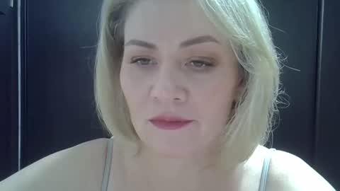 Snapshot of 3susie chatting on 21, 12, 2025 3susie online show from 21, 12, 2025