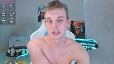 Snapshot of 4ever_dude chatting on 1, 2, 2025 Andrew online show from 1, 2, 2025