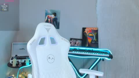 Snapshot of 4ever_dude chatting on 2, 2, 2025 Andrew online show from 2, 2, 2025