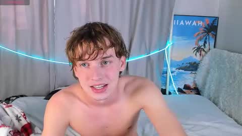 Snapshot of 4ever_dude chatting on 15, 9, 2025 Andrew online show from 15, 9, 2025