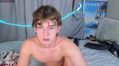 Snapshot of 4ever_dude chatting on 21, 9, 2025 Andrew online show from 21, 9, 2025