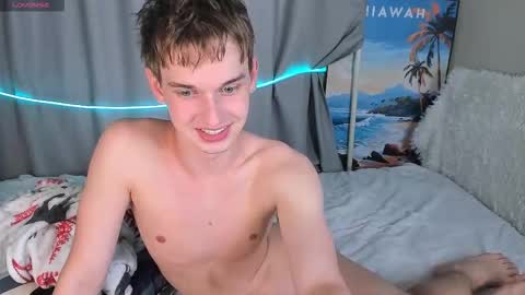 Snapshot of 4ever_dude chatting on 18, 10, 2025 Andrew online show from 18, 10, 2025