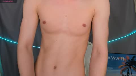 Snapshot of 4ever_dude chatting on 30, 10, 2025 Andrew online show from 30, 10, 2025