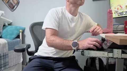 Snapshot of 5ft5 chatting on 18, 6, 2026 Hi Five The Short Guy online show from 18, 6, 2026