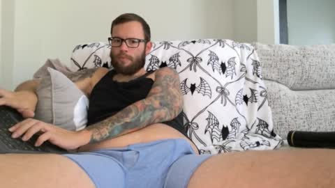 Snapshot of 662am chatting on 23, 10, 2025 the662am online show from 23, 10, 2025