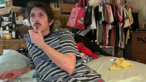 Snapshot of 69j0hndo chatting on 19, 10, 2025 FUCKR online show from 19, 10, 2025