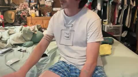 Snapshot of 69j0hndo chatting on 29, 10, 2025 FUCKR online show from 29, 10, 2025