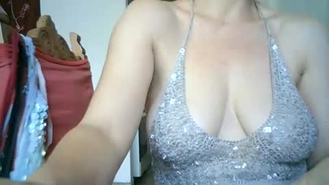 Snapshot of 77lilu chatting on 9, 7, 2026 Lilu online show from 9, 7, 2026