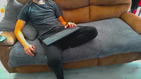 Snapshot of 87johnny chatting on 18, 5, 2026 87johnny online show from 18, 5, 2026