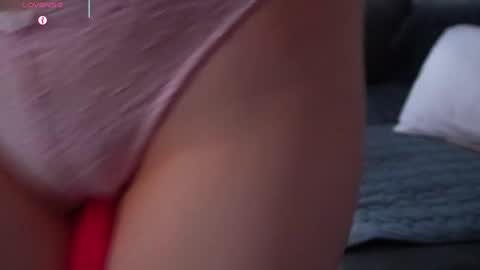 Monicano face online show from 18, 10, 2025