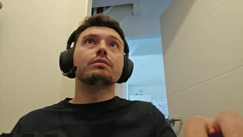 Snapshot of 8inchdude93 chatting on 25, 9, 2025 8inchdude93 online show from 25, 9, 2025