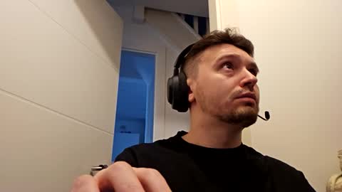 Snapshot of 8inchdude93 chatting on 17, 10, 2025 8inchdude93 online show from 17, 10, 2025