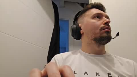 8inchdude93 online show from 21, 4, 2026