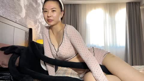 lily online show from 7, 4, 2026