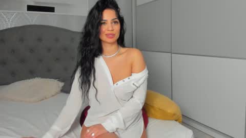 Adelle online show from 5, 3, 2025