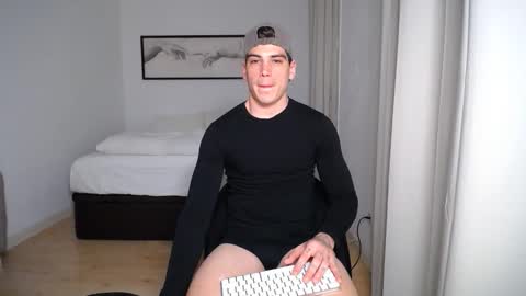 Snapshot of _aesthetic chatting on 29, 4, 2026 _aesthetic online show from 29, 4, 2026