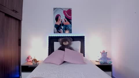 Snapshot of _alana_grey_ chatting on 9, 5, 2026 _alana_grey_ online show from 9, 5, 2026