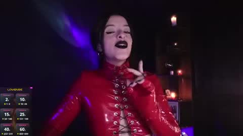 Snapshot of _alice_d chatting on 19, 6, 2026 Miss Alice My internet sucks these days see you soon online show from 19, 6, 2026