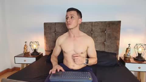 _andrewfalcon2 online show from 18, 1, 2025