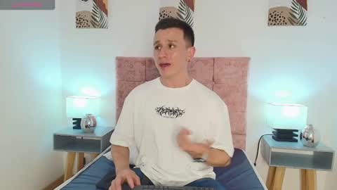 _andrewfalcon2 online show from 19, 1, 2025