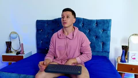 _andrewfalcon2 online show from 4, 2, 2025