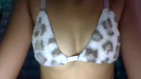 Snapshot of _angelics69_ chatting on 16, 9, 2025 angel online show from 16, 9, 2025